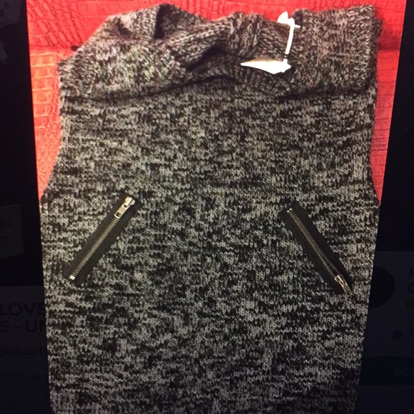 LIKE, LOVE - DARK GRAY SHORT SLEEVE DRESS (NWT) - Picture 2 of 5